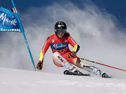 Hat in dieser Saison zum zweiten Mal den Gesamtweltcup gewonnen: Lara Gut Behrami aus der Schweiz. - Foto: Gabriele Facciotti/AP/dpa