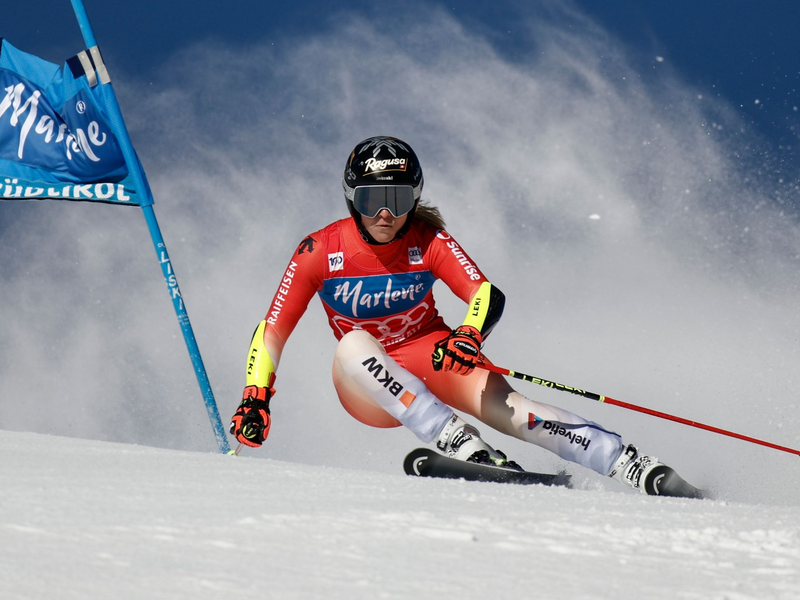 Hat in dieser Saison zum zweiten Mal den Gesamtweltcup gewonnen: Lara Gut Behrami aus der Schweiz. - Foto: Gabriele Facciotti/AP/dpa