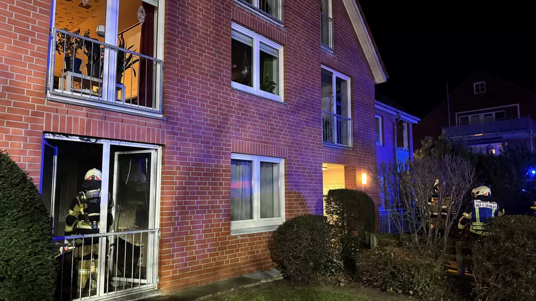 FW-PI: Mehrere Anrufer und eine brandtote Person riefen die Feuerwehr Wedel auf den Plan - Bild: presseportal.de