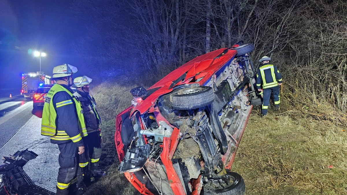 FW Königswinter: Fahrzeuge überschlagen sich auf der Autobahn A3 - Foto: presseportal.de
