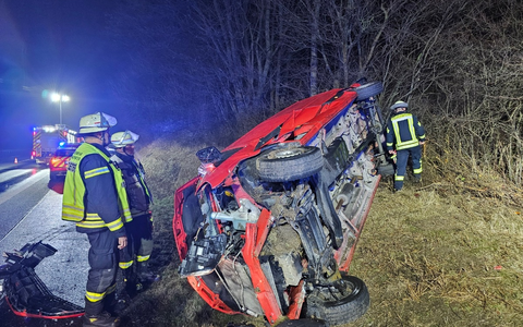 FW Königswinter: Fahrzeuge überschlagen sich auf der Autobahn A3 - Foto: presseportal.de