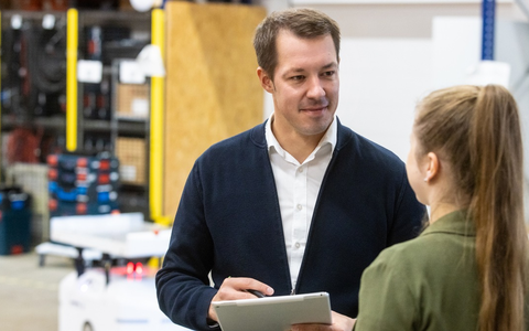 Markus Zipper von der ProLog Automation GmbH & Co. KG: Wie fahrerlose Transportsysteme die Effizienz in Betrieben steigern - Foto: presseportal.de