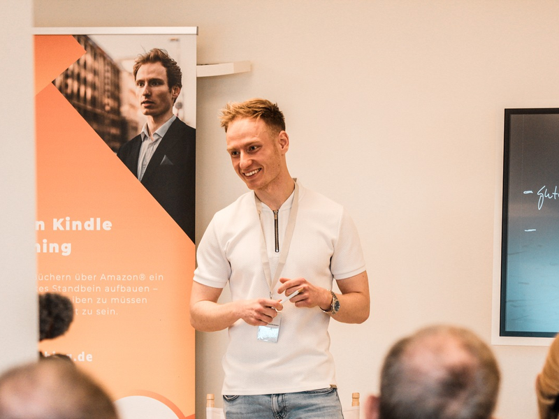 Cedric Mattig von der NiCe Publishing Consulting GmbH: Wie sich jeder mit Kindle Direct Publishing ein zweites Standbein aufbauen kann - Foto: presseportal.de