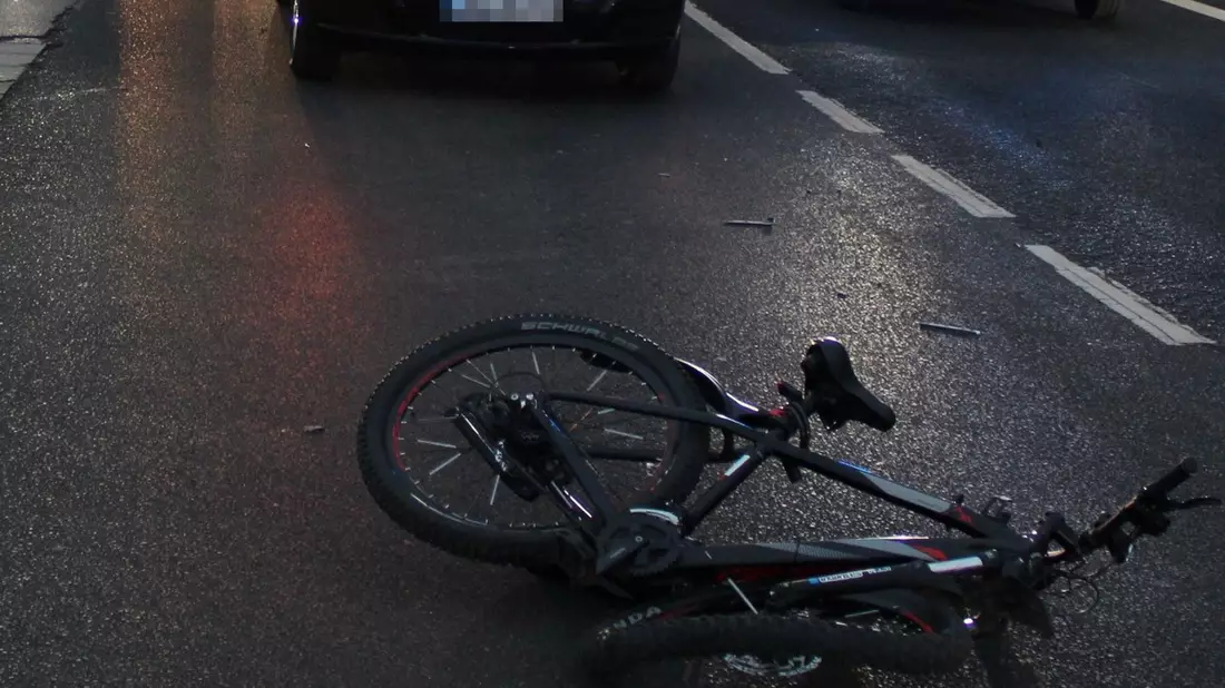POL-RBK: Leichlingen - Pedelecfahrer bei Zusammenstoß mit Pkw schwer verletzt - Bild: presseportal.de