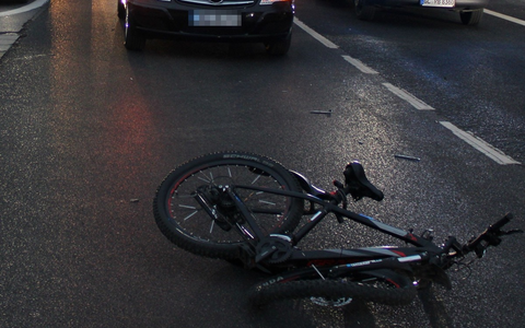 POL-RBK: Leichlingen - Pedelecfahrer bei Zusammenstoß mit Pkw schwer verletzt - Foto: presseportal.de