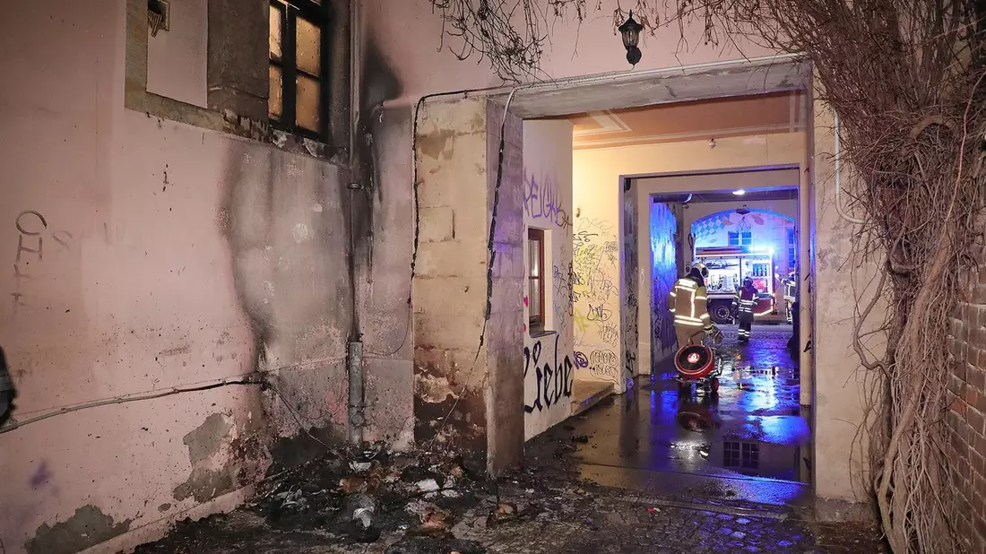 FW Dresden: Informationen zum Einsatzgeschehen von Feuerwehr und Rettungsdienst der Landeshauptstadt Dresden vom 30. Januar 2024 - Bild: presseportal.de