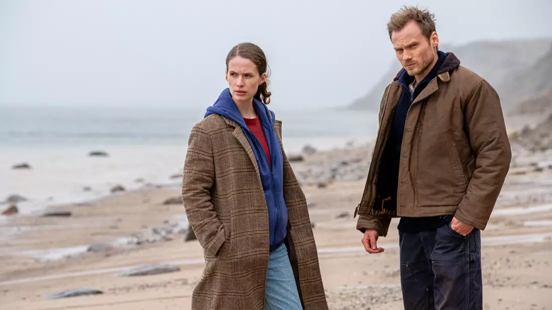 Aktuelle Dreharbeiten für den ARD-Degeto-Thriller Die Toten am Meer - Der Ruf der Meerjungfrau (AT) mit Marlene Tanczik, Anton Spieker und Charlotte Schwab - Bild: presseportal.de