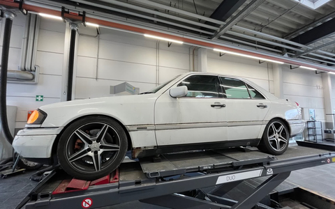 POL-D: Bilk - Südring - Eher Schrott als Hot - Verkehrsdienst zieht DaimlerChrysler aus dem Verkehr - Foto: presseportal.de