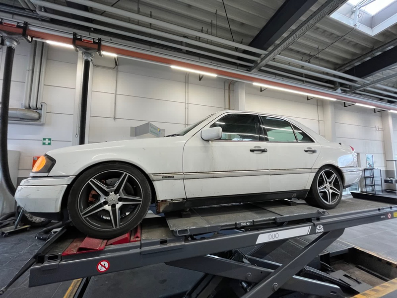 POL-D: Bilk - Südring - Eher Schrott als Hot - Verkehrsdienst zieht DaimlerChrysler aus dem Verkehr - Foto: presseportal.de