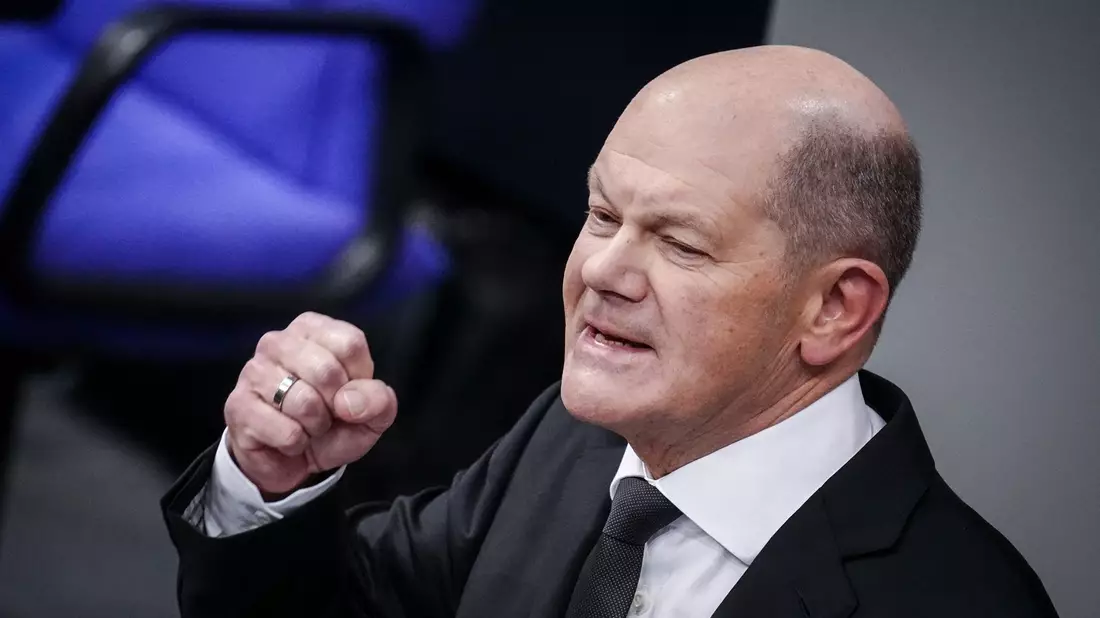 Bundeskanzler Olaf Scholz betrachtet die Beschäftigungspolitik der Ampel-Koalition als vollen Erfolg. - Bild: Kay Nietfeld/dpa