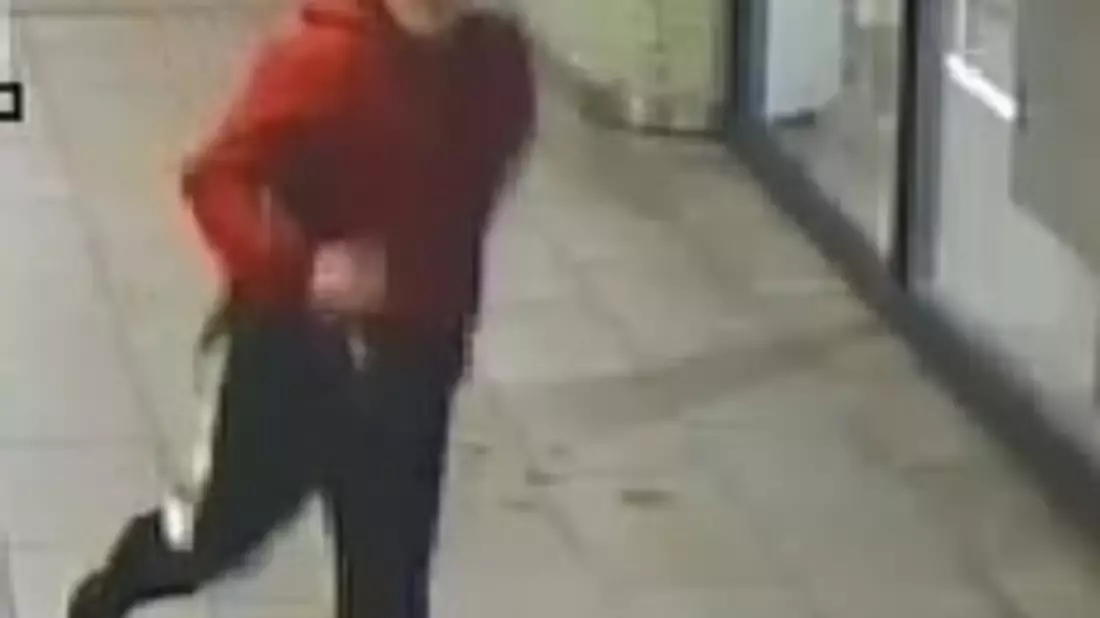 POL-H: Öffentlichkeitsfahndung: Unbekannte verletzen 32-Jährigen in Hannovers Innenstadt - Wer kann Hinweise zu den beiden Männern geben? - Bild: presseportal.de