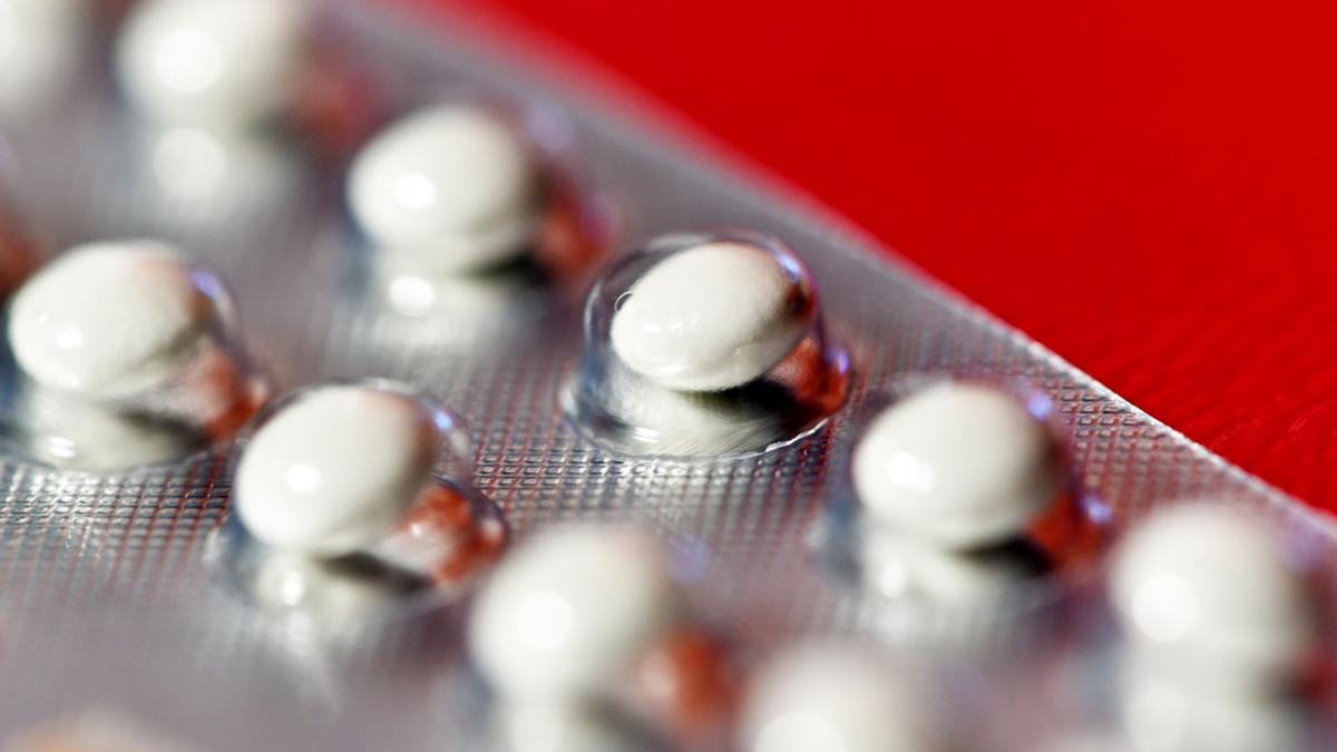 Derzeit läuft in den USA eine Studie zu einer «Pille für den Mann». - Foto: Ralf Hirschberger/dpa-Zentralbild/dpa