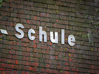 Beim Startchancen-Programm sollen Schulen «mit einem hohen Anteil sozial benachteiligter Schülerinnen und Schüler» gefördert werden, um den Kindern bessere Bildungschancen zu ermöglichen. - Foto: Sina Schuldt/dpa