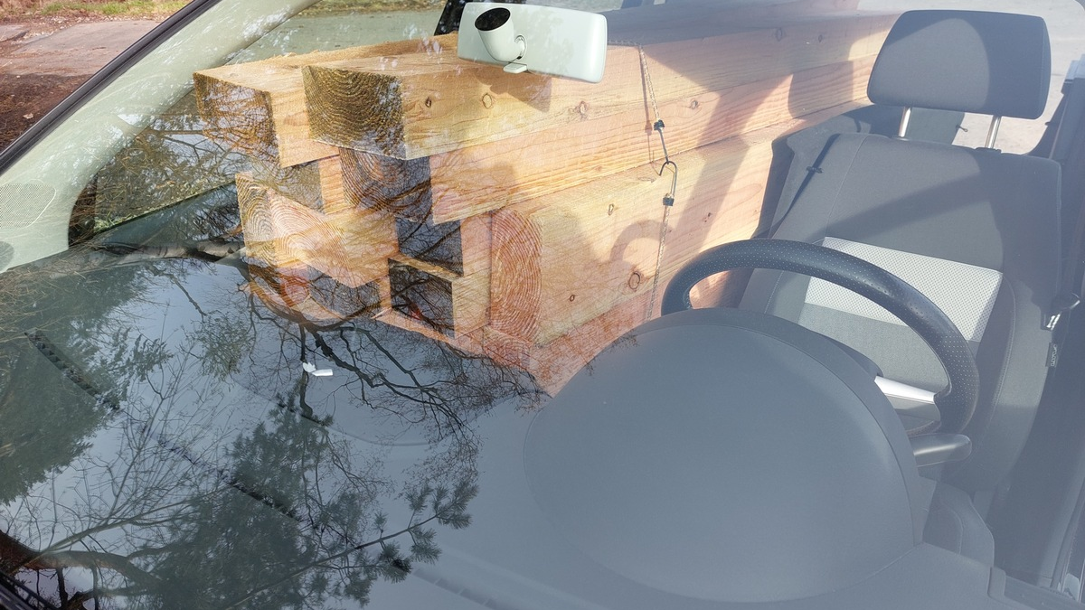 POL-GF: Ungesicherte Ladung - Foto: presseportal.de