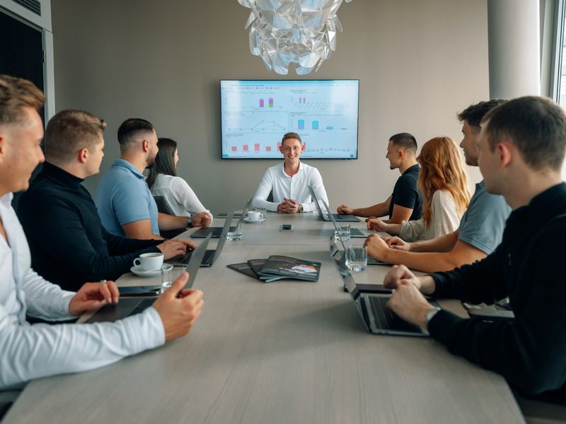 Durchbruch im Recruiting: Julian Jehn und Johann Peters verraten, wie der Mittelstand 2024 erfolgreich Mitarbeiter gewinnt - Foto: presseportal.de