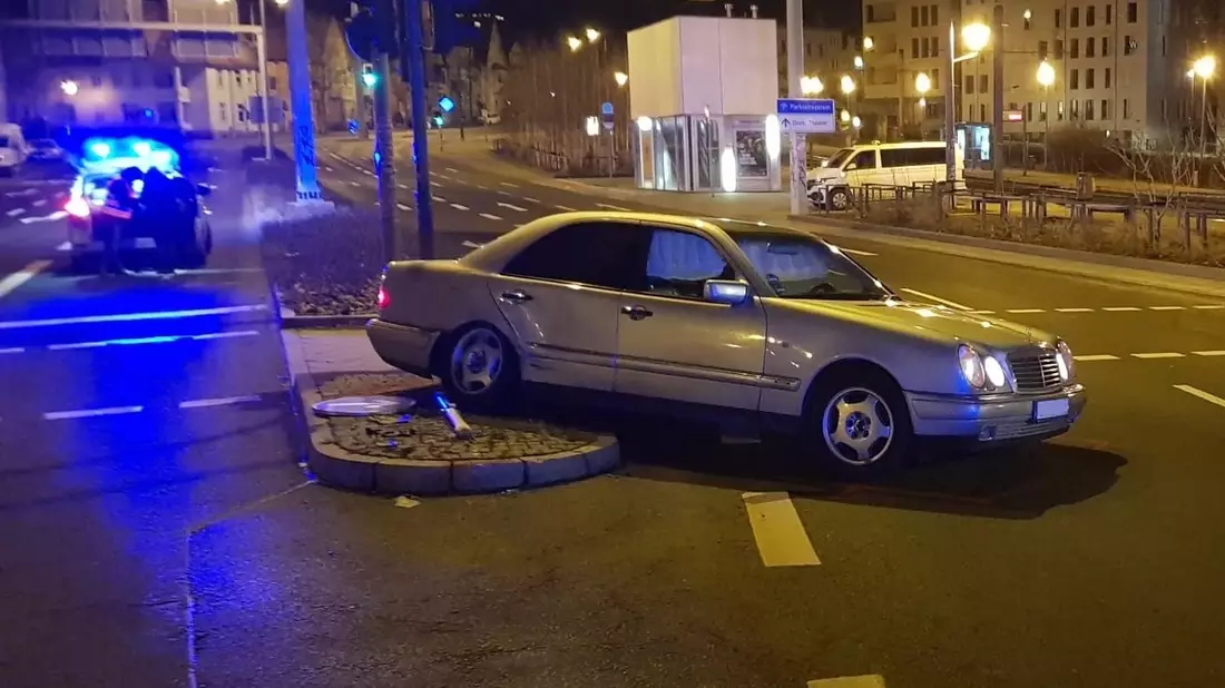 LPI-EF: 25.000 Euro Sachschaden bei Verkehrsunfall - Bild: presseportal.de