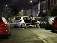 Die Polizei hat den Tatort abgesperrt. - Foto: James Weech/PA Wire/dpa