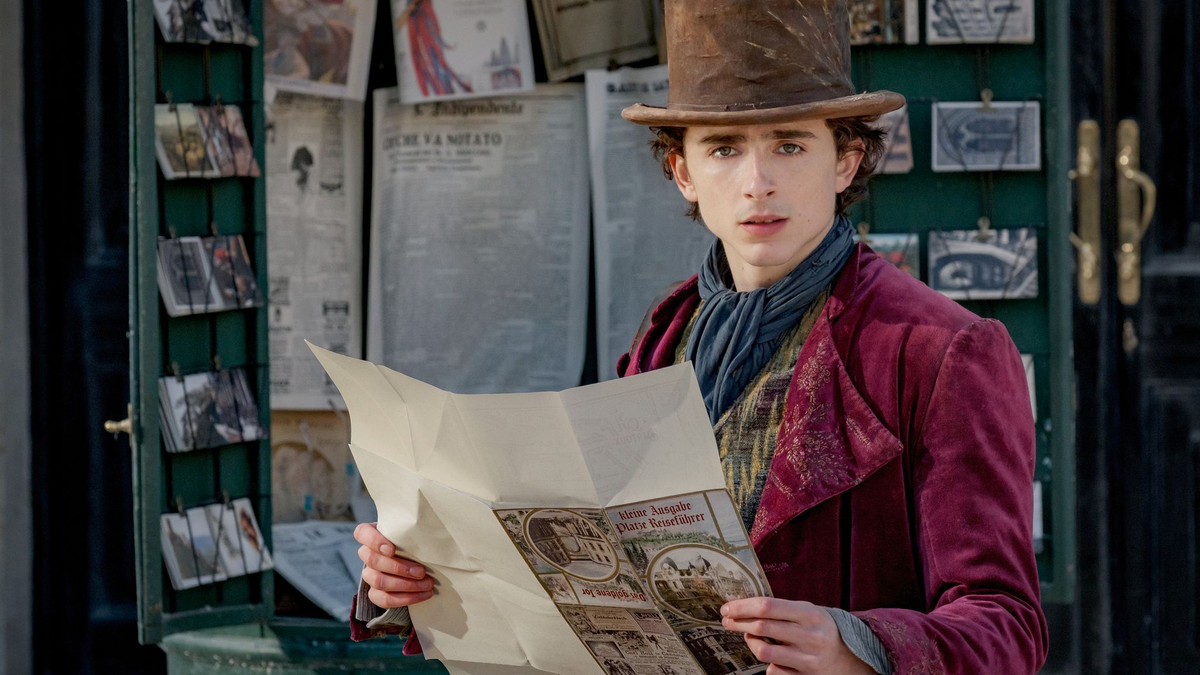 Timothée Chalamet spielt Willy Wonka charmant und nicht so schrullig wie seine Vorgänger. - Foto: Jaap Buittendijk/Warner Bros./dpa