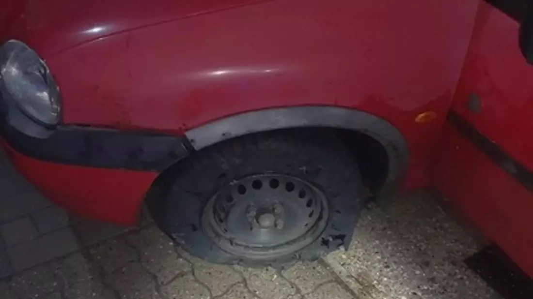 BPOL-FL: Langenhorn - Mit Warnblinker und in Schlangenlinien gefahren; 2,39 Promille - Bild: presseportal.de