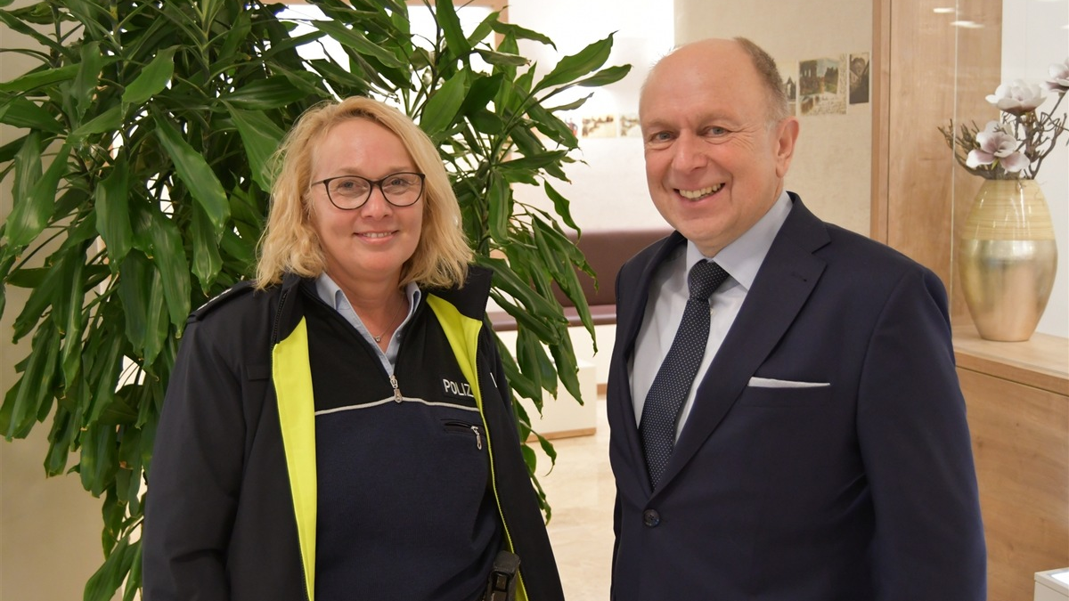 POL-PB: Neue Bezirksdienstbeamtin in Hövelhof - Foto: presseportal.de