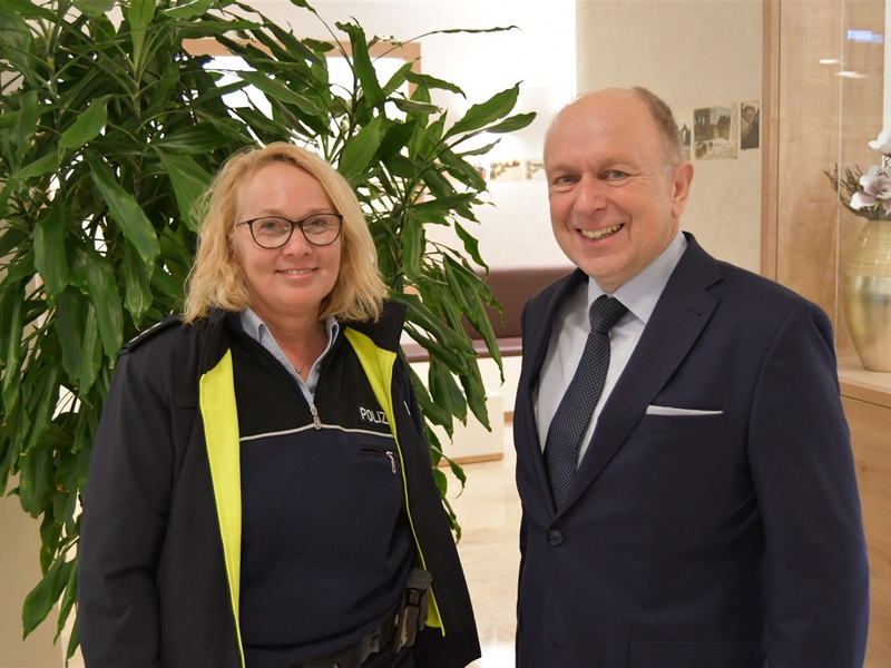 POL-PB: Neue Bezirksdienstbeamtin in Hövelhof - Foto: presseportal.de