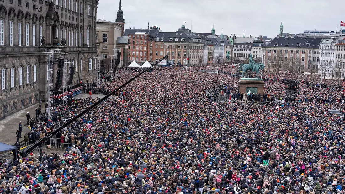 Rund 300.000 Menschen waren bei den Feierlichkeiten zum Thronwechsel dabei. - Bild: Mads Claus Rasmussen/Ritzau Scanpix Foto/AP/dpa