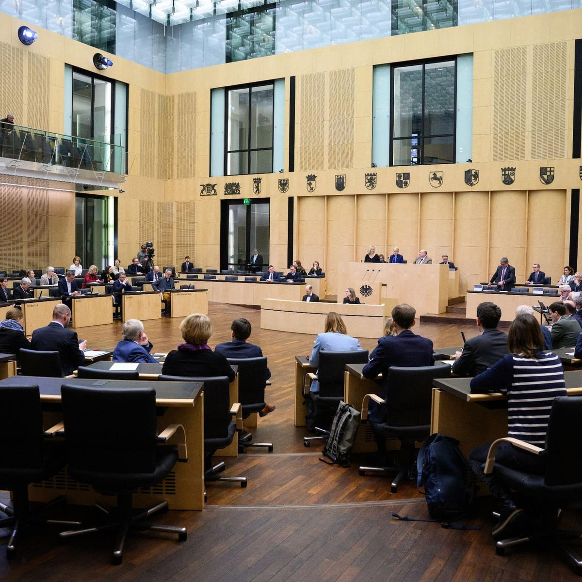 Beratungen im Bundesrat: Der Bundesrat muss dem Haushaltsfinanzierungsgesetz nicht zustimmen, könnte aber Einspruch einlegen. - Foto: Bernd von Jutrczenka/dpa