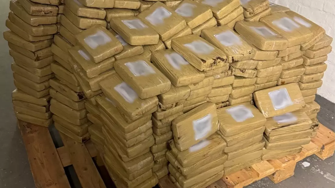 POL-F: 240201 - 0113 Frankfurt am Main / Hamburg / Leverkusen: Beschlagnahmung von über 500 Kilogramm Kokain - Bild: presseportal.de