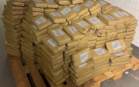 POL-F: 240201 - 0113 Frankfurt am Main / Hamburg / Leverkusen: Beschlagnahmung von über 500 Kilogramm Kokain - Foto: presseportal.de POL-F: 240201 - 0113 Frankfurt am Main / Hamburg / Leverkusen: Beschlagnahmung von über 500 Kilogramm Kokain - Foto: presseportal.de