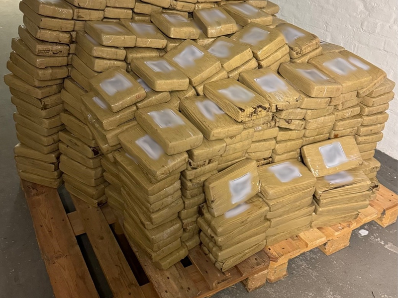 POL-F: 240201 - 0113 Frankfurt am Main / Hamburg / Leverkusen: Beschlagnahmung von über 500 Kilogramm Kokain - Foto: presseportal.de