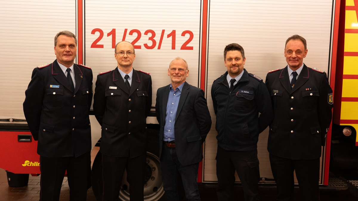 FW Flotwedel: Sascha Engel und Nickolas Haines zum neuen Führungs-Duo der Freiwilligen Feuerwehr Flotwedel gewählt - Foto: presseportal.de