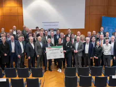 Beitrittsveranstaltung mit Innenmister Reul / Regierungsbezirk Detmold im Präventionsnetzwerk #sicherimDienst dabei - Foto: presseportal.de