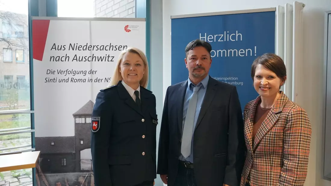 POL-GOE: Göttingen - Eröffnung der Wanderausstellung Aus Niedersachsen nach Auschwitz. Die Verfolgung der Sinti und Roma in der NS-Zeit. - Bild: presseportal.de