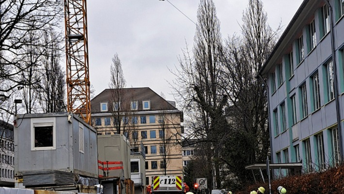 FW-M: Betriebsunfall im sechsten Obergeschoss (Schwabing) - Foto: presseportal.de