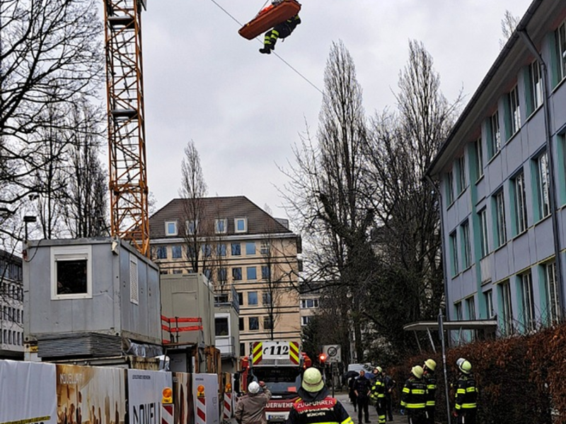 FW-M: Betriebsunfall im sechsten Obergeschoss (Schwabing) - Foto: presseportal.de
