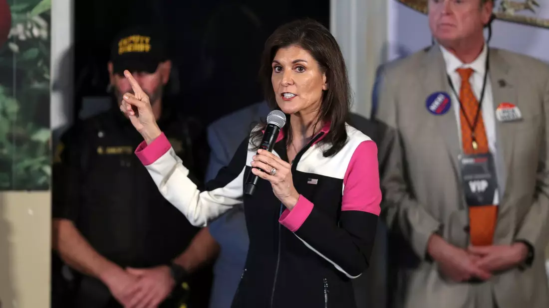 Einige Beobachter hatten erwartet, dass Nikki Haley relativ schnell nach der Abstimmung in New Hampshire vor mehr als einer Woche hinschmeißen könnte. - Bild: Artie Walker Jr./FR171867 AP/AP/dpa