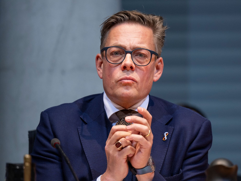 Das Bundesinnenministerium müsse auch dienstrechtlich auf den Fall Maaßen einen genauen Blick werfen und gegebenenfalls entsprechende Konsequenzen ziehen, so Konstantin von Notz (Grüne). - Foto: Monika Skolimowska/dpa