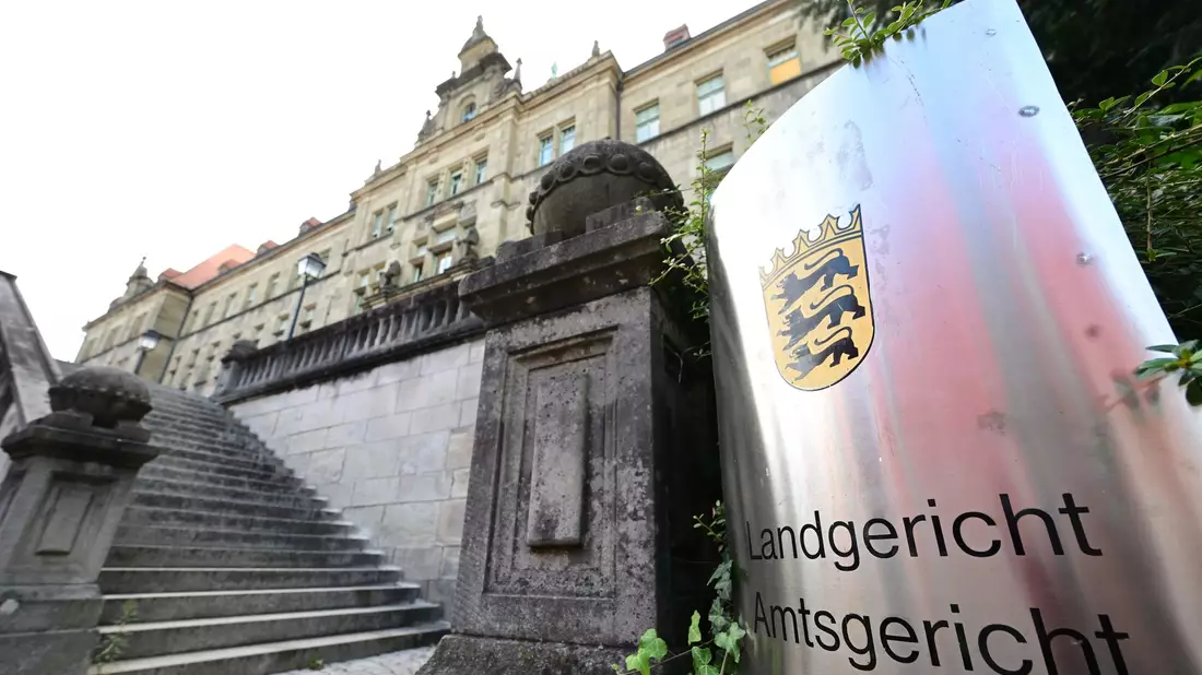 Das Landgericht Tübingen: Für den Munitions-Prozess sind bis Ende Februar vier Verhandlungstermine angesetzt. - Bild: Bernd Weißbrod/dpa