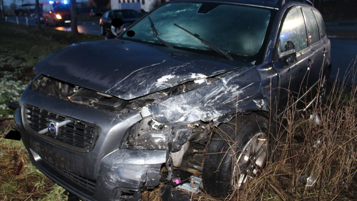 POL-MI: Zwei Verletzte bei Kreuzungsunfall - Foto: presseportal.de