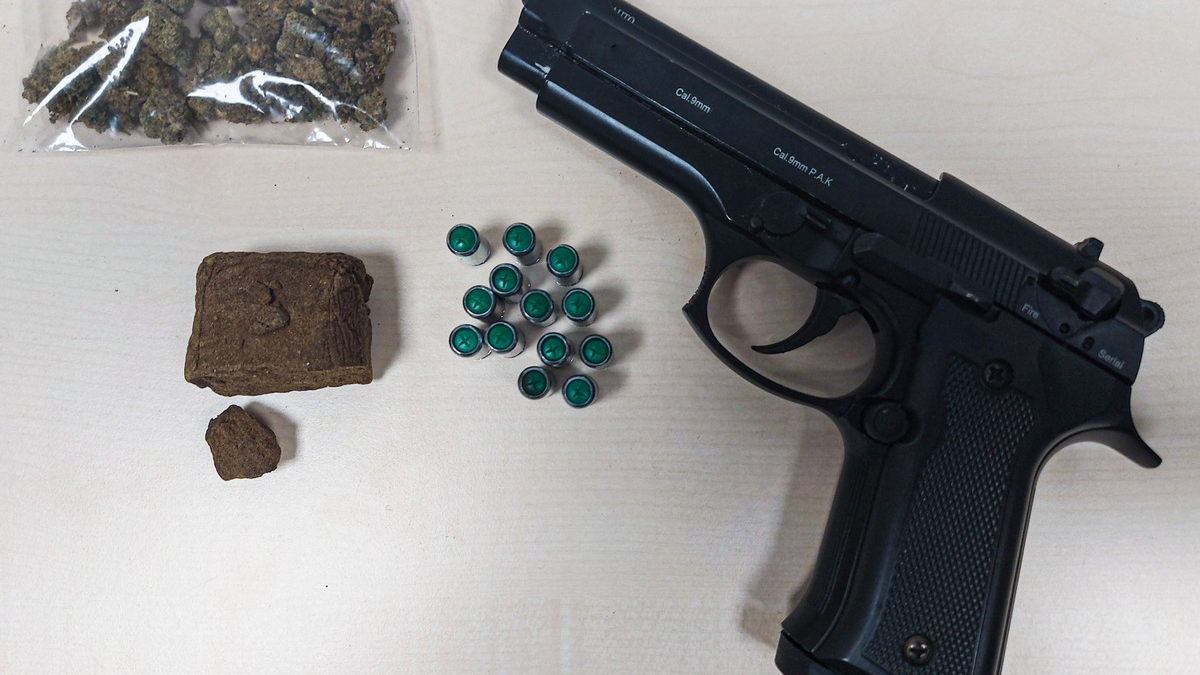 HZA-OL: ZOLL: Mit Waffe und Drogen über die Grenze - Foto: presseportal.de