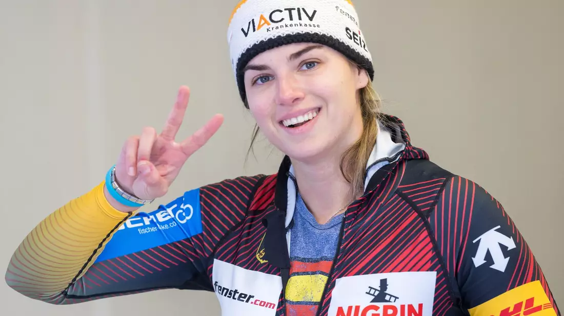 Bobpilotin Kim Kalicki hat mit ihrer Anschieberin Leonie Fiebig den Weltcup im lettischen Sigulda gewonnen. - Bild: Expa/Johann Groder/APA/dpa