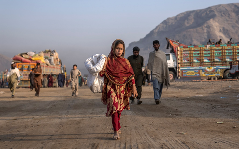 Experten der Vereinten Nationen haben die pakistanische Regierung zum Schutz afghanischer Flüchtlinge in ihrem Land aufgerufen. - Foto: Ebrahim Noroozi/AP/dpa