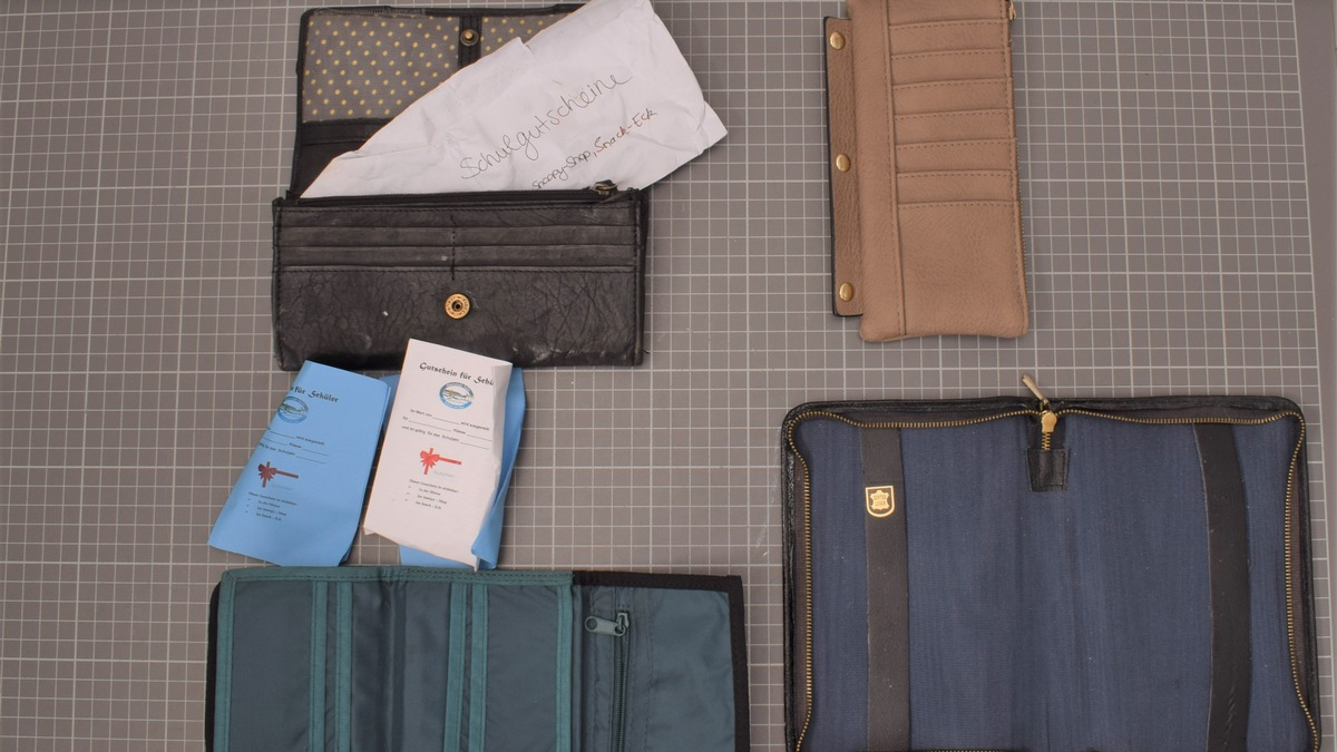 POL-EL: Twist - Geldbörsen gefunden - Eigentümer*innen gesucht (Foto) - Foto: presseportal.de