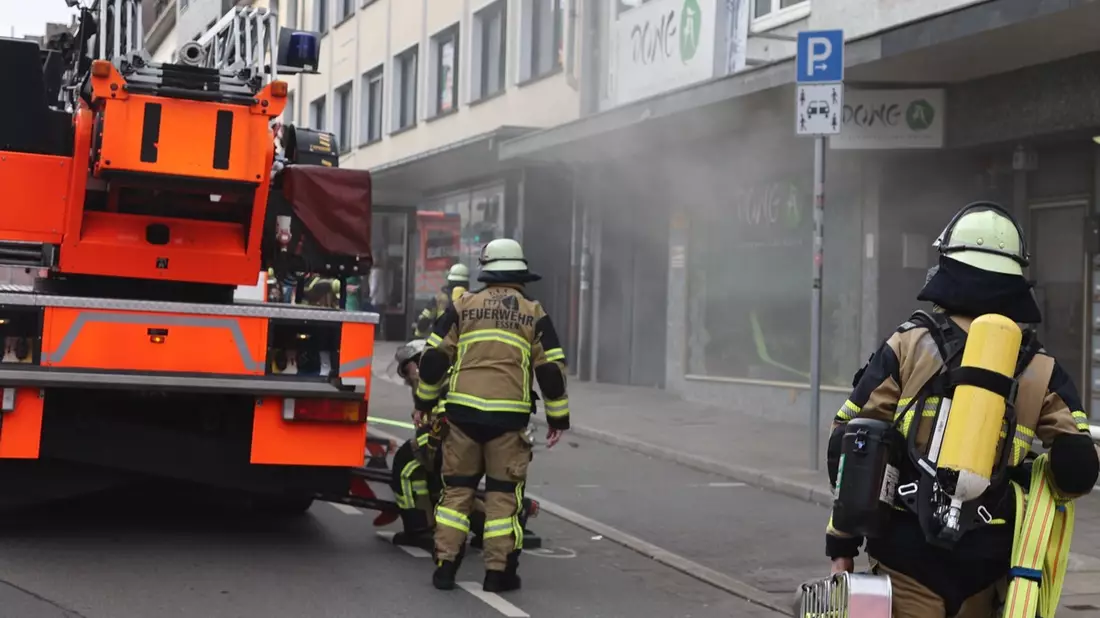 FW-E: Küchenbrand in einem asiatischen Restaurant - keine Verletzten - Bild: presseportal.de