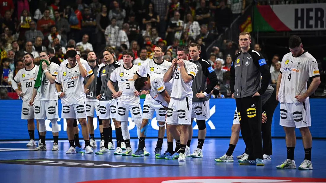 Bei der EM haben sie das direkte Ticket verpasst. Nun muss sie die Deutsche Handball-Nationalmannschaft durch die Qualifikation zur Olympiade arbeiten. - Bild: Tom Weller/dpa