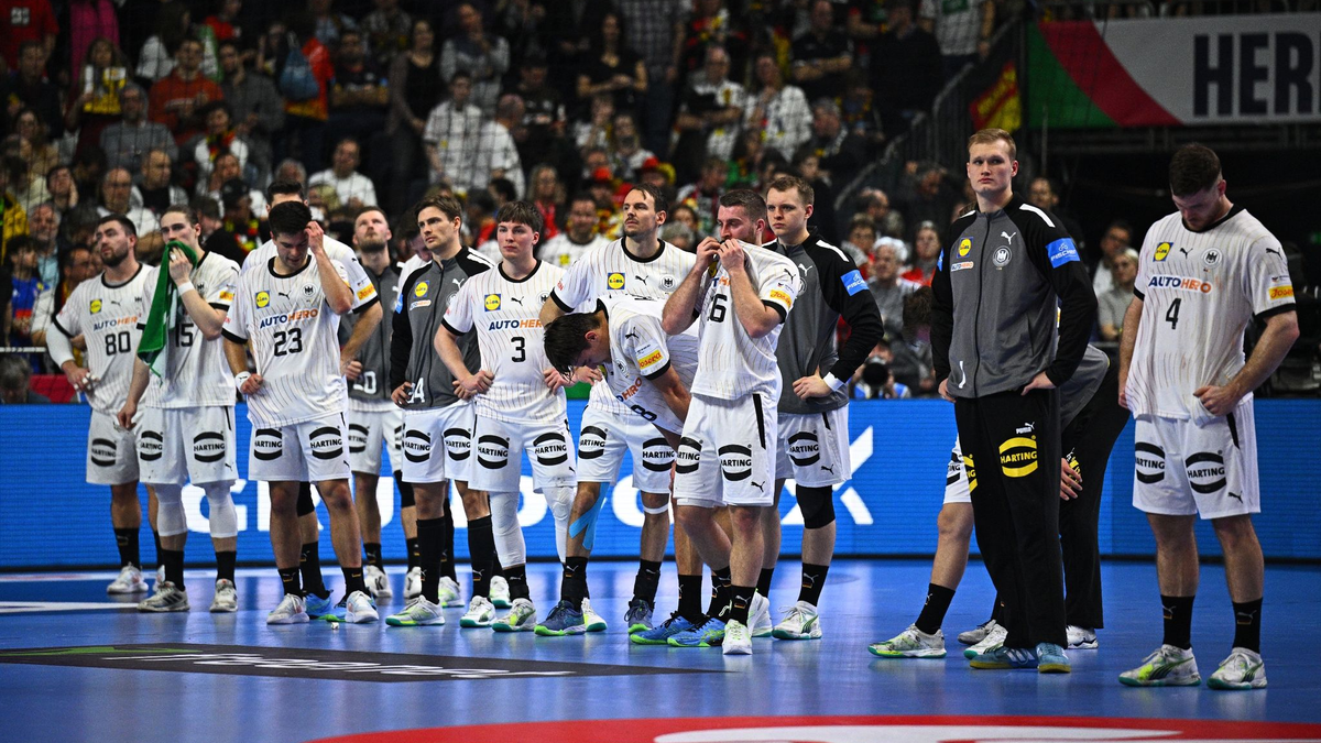 Bei der EM haben sie das direkte Ticket verpasst. Nun muss sie die Deutsche Handball-Nationalmannschaft durch die Qualifikation zur Olympiade arbeiten. - Foto: Tom Weller/dpa