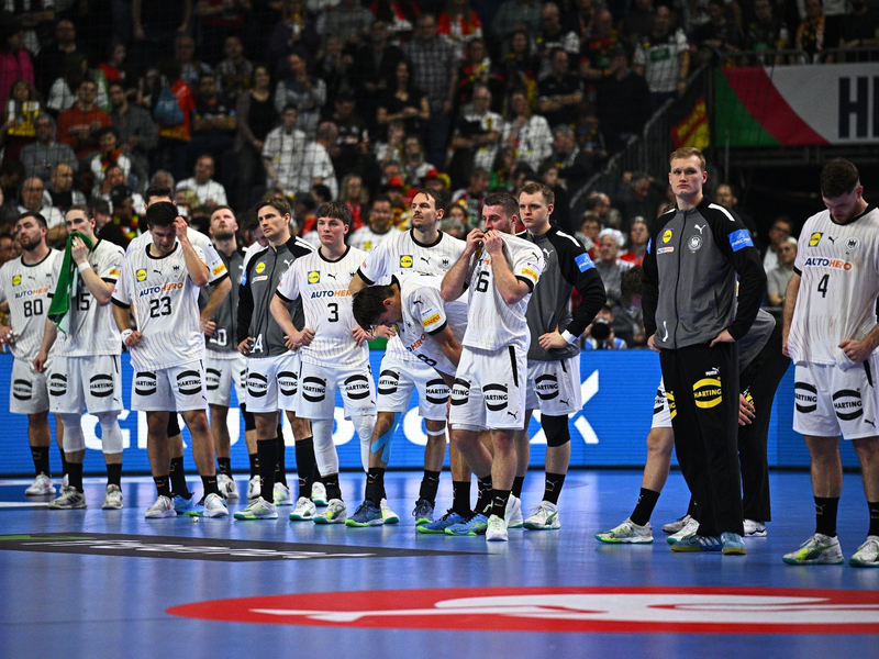 Bei der EM haben sie das direkte Ticket verpasst. Nun muss sie die Deutsche Handball-Nationalmannschaft durch die Qualifikation zur Olympiade arbeiten. - Foto: Tom Weller/dpa