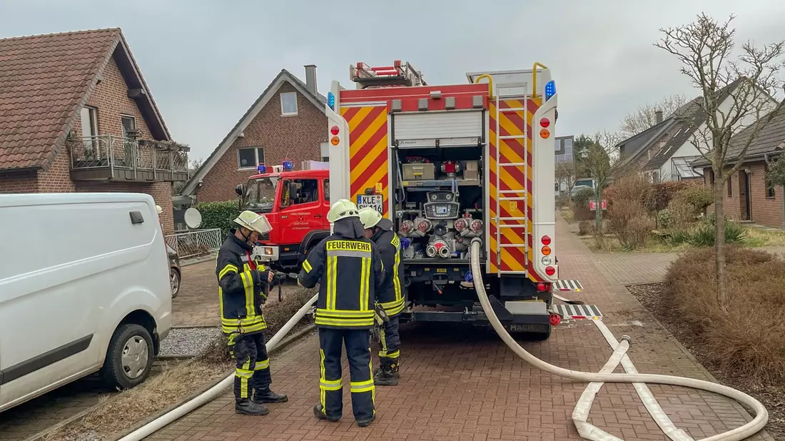 Feuerwehr Kalkar: Weiterer Brandeinsatz für die Freiwillige Feuerwehr Kalkar - Bild: presseportal.de