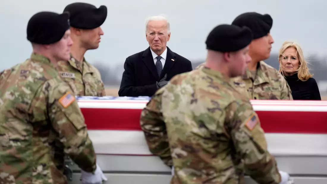 Bei Drohnenangriffen in Jordanien starben drei US-Soldaten. Die USA reagierte laut Medienberichten nun mit Gegenschlägen auf Irak und Syrien. - Bild: Alex Brandon/AP/dpa
