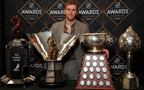 Der kanadische Eishockeyprofi gewann die NHL All-Star Skills 2024. - Foto: George Walker IV/AP/dpa/Archivbild